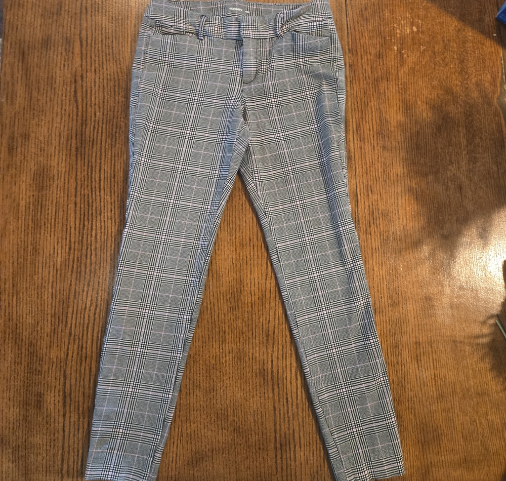 Old Navy Black and White Plaid Women's Skinny Pants